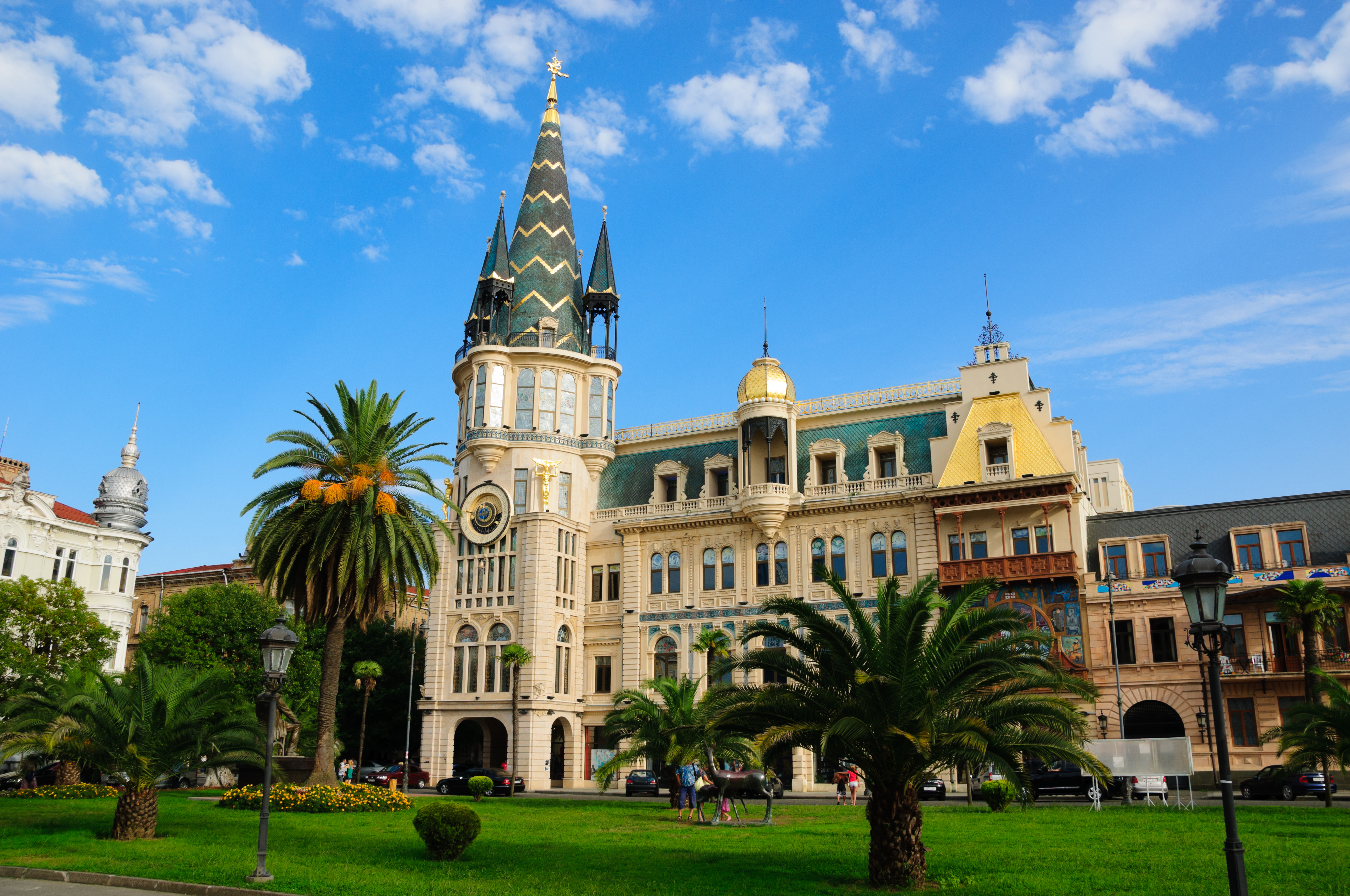 Batumi. Грузинский город Батуми. Грузия старый Батум. Грузия Батуми старый город. Батуми исторический центр.